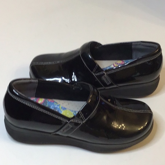 GREY’S ANATOMY SOFT WALK BLACK PATENT CLOGS SHOES SZ 8.5 M - Picture 14 of 15
